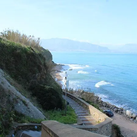 Un A Pochi Passi Dal Mare Liola * Balestrate